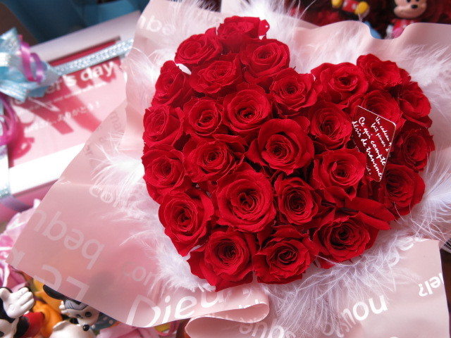赤バラ ハート 花束風 フラワーギフト クリアーケース付き ハート