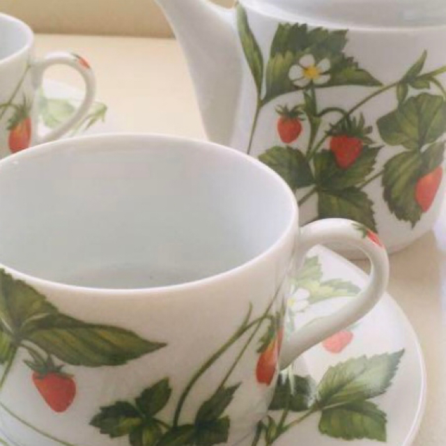 イタリア食器ブランドTAITU(タイツー) ティーセット・未使用未開封の