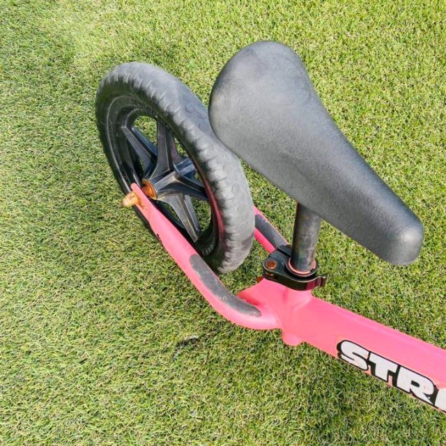 匿名配送】ストライダー スポーツ 12インチ ST-S4 ベル&スタンド付の