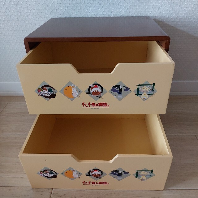 ジブリ - 千と千尋の神隠し ネスレ 笑顔で食べまセット 非売品 中古品