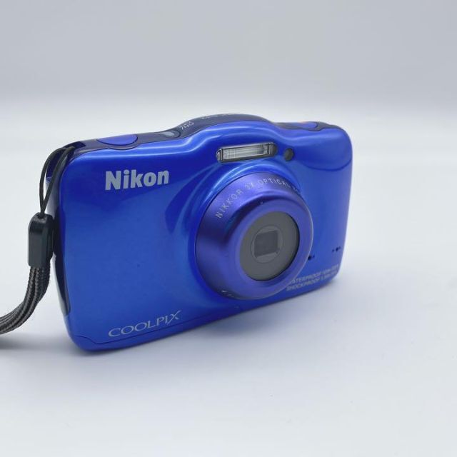 Nikon - 【防水】デジカメ Nikon COOLPIX S32 耐衝撃 クールピクスの