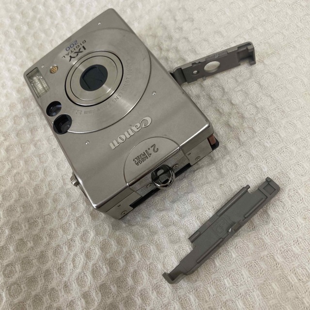 Canon - ジャンク品(壊れてます) デジカメCanon IXY Digital 200の通販