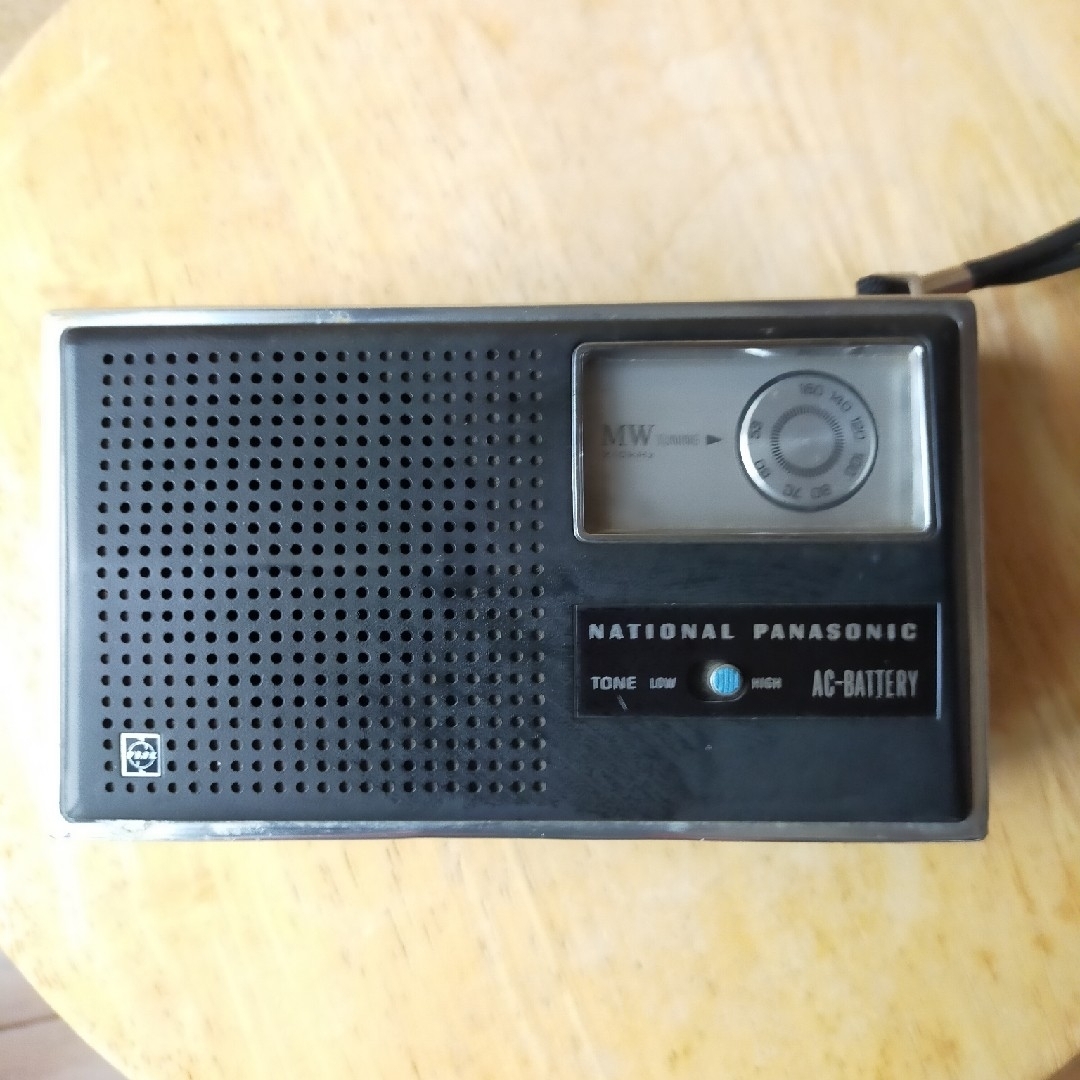 昭和レトロ小型カセット録音機＆ラジオ（ジャンク品）の通販 by tomi's