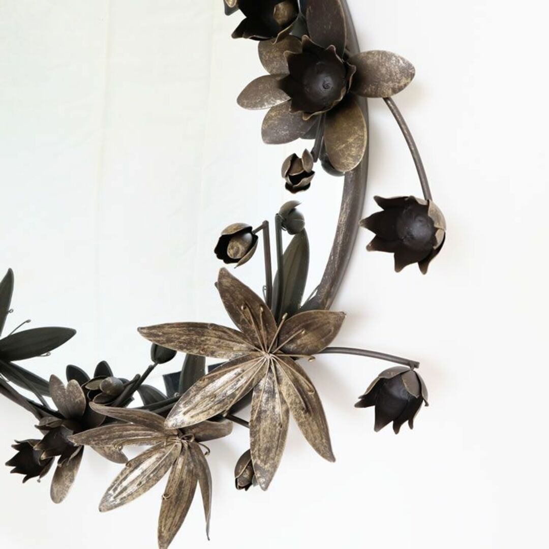 鏡 壁飾り シャビーアイアン フラワーの通販 by Pinky｜ラクマ