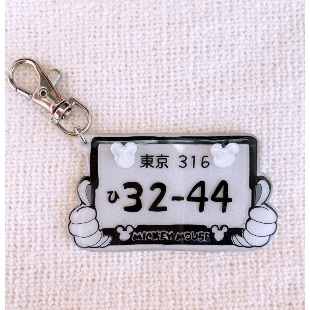 ナンバープレート風 ディズニー キーホルダーの通販 by nanala_03｜ラクマ