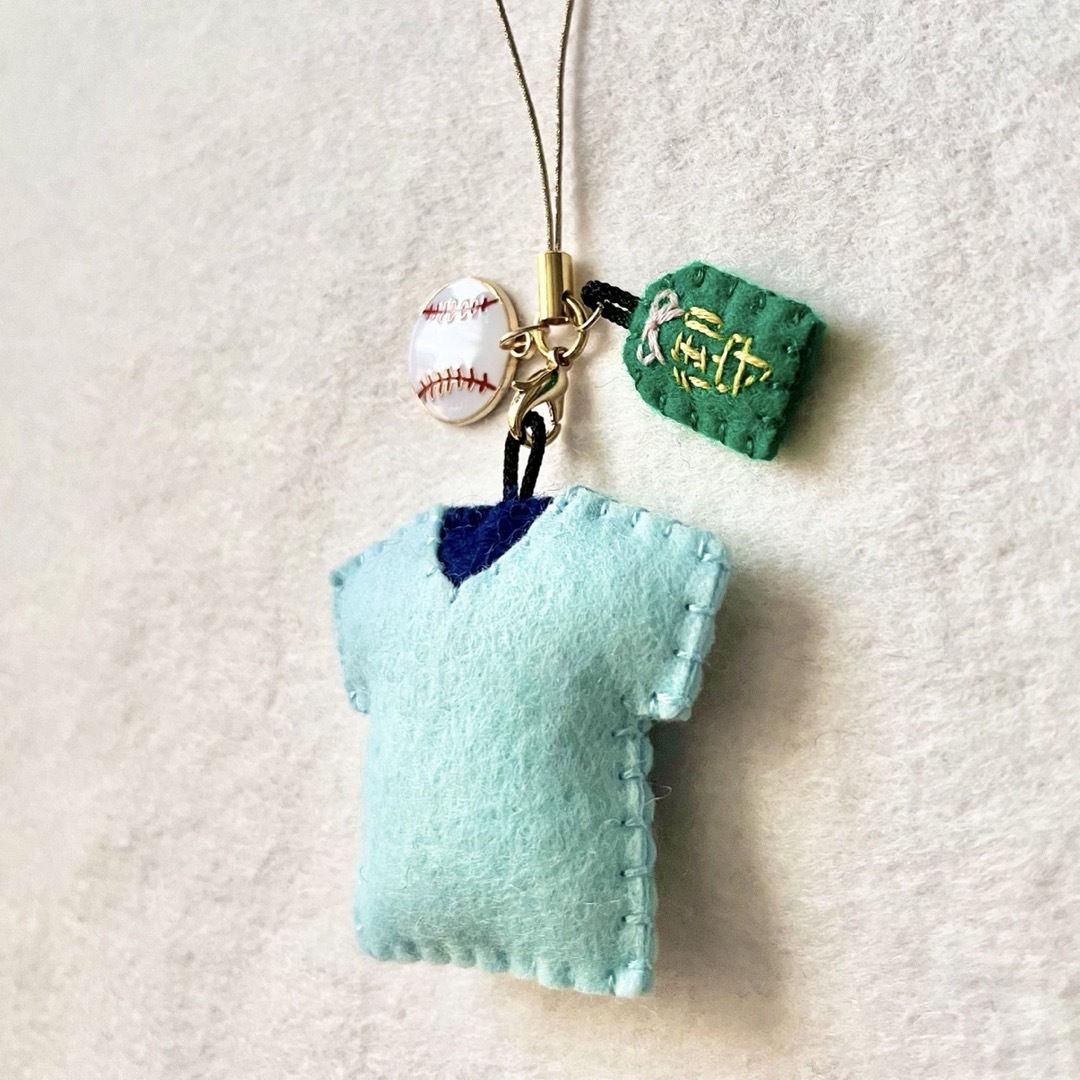 ⚾️ 野球 フェルト ユニフォーム （お守り、チャーム付）ストラップの