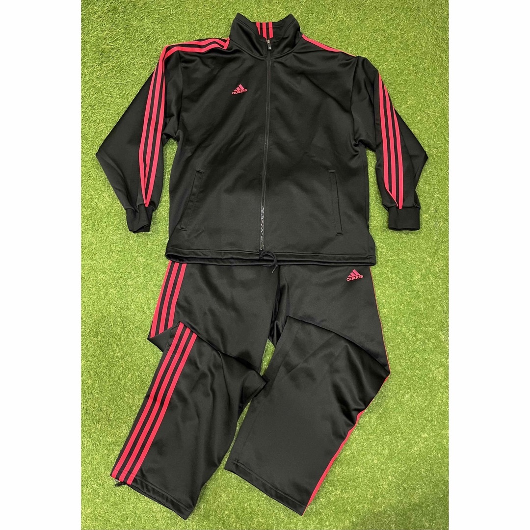 adidas - adidas セットアップ 黒×赤ライン パフォーマンスロゴ 万国旗