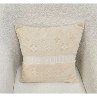 LOUIS VUITTON（クッション）のフリマアイテム一覧