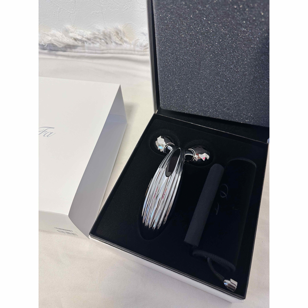 ReFa - リファ カラットレイ 美顔ローラーの通販 by たばさん's shop