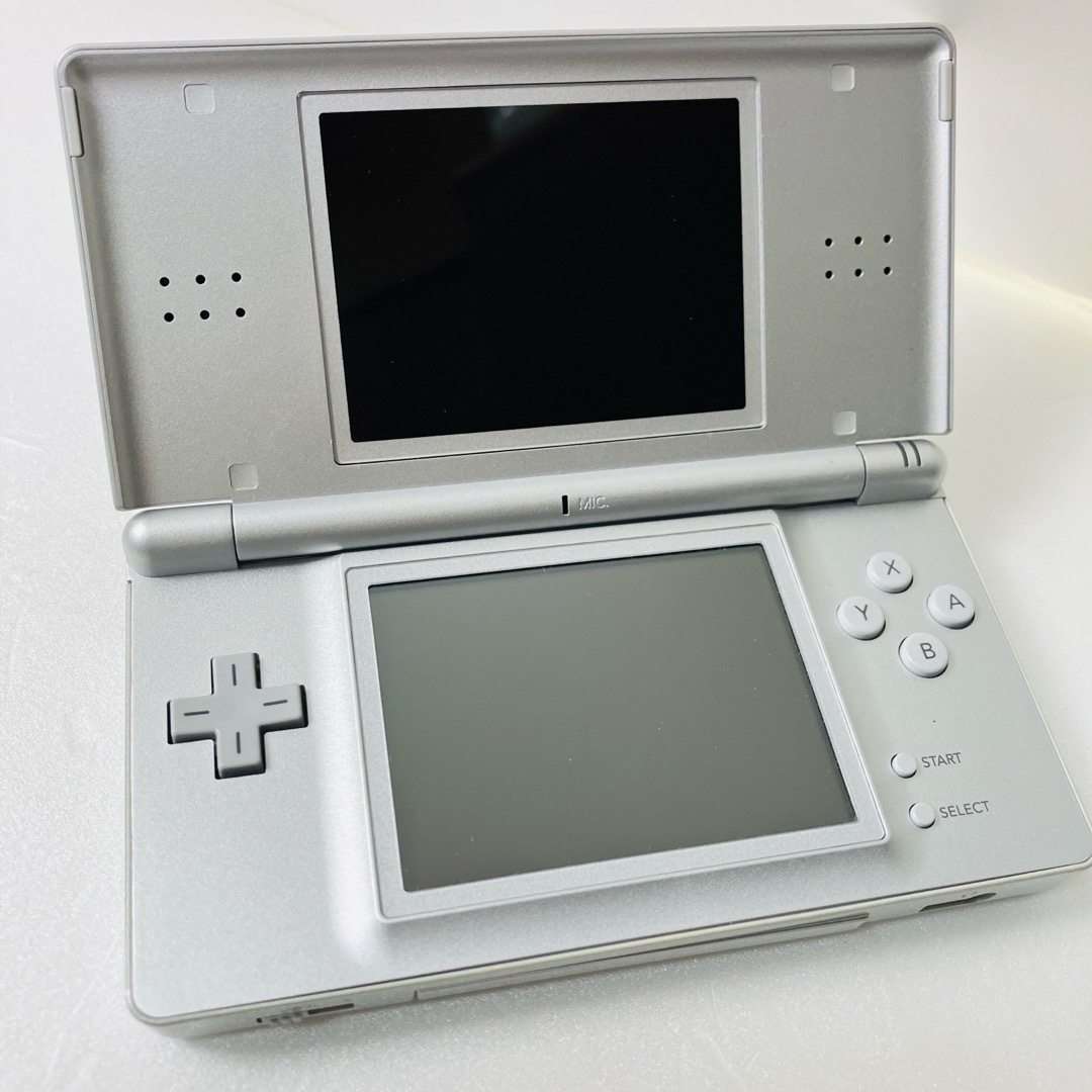 ニンテンドーDS - 良品 DS Lite シルバー 本体 おまけ ゲームソフト8個