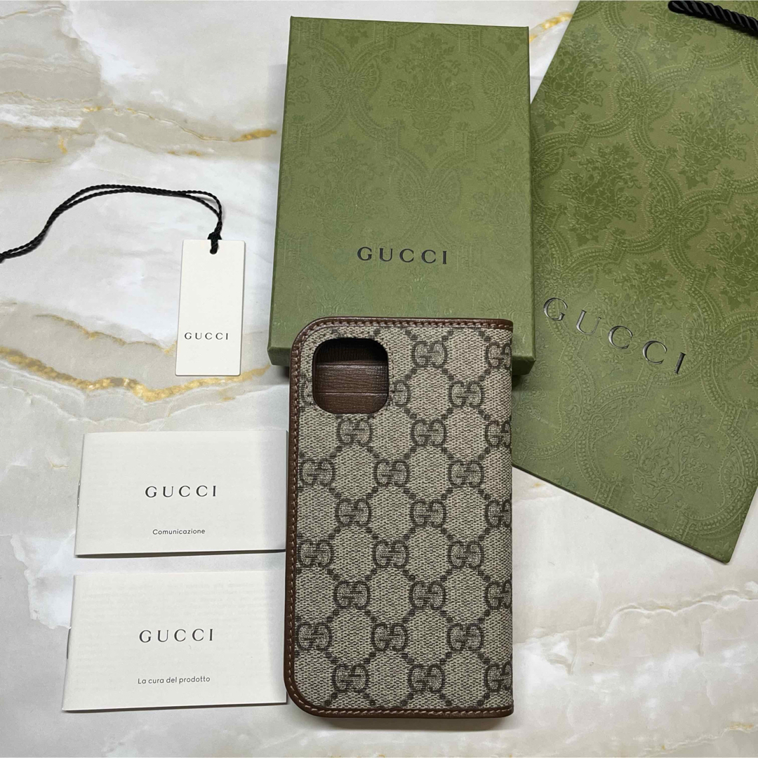GUCCI - 【新品未使用】 GUCCI スマホケース iPhone15 手帳型 ラストの