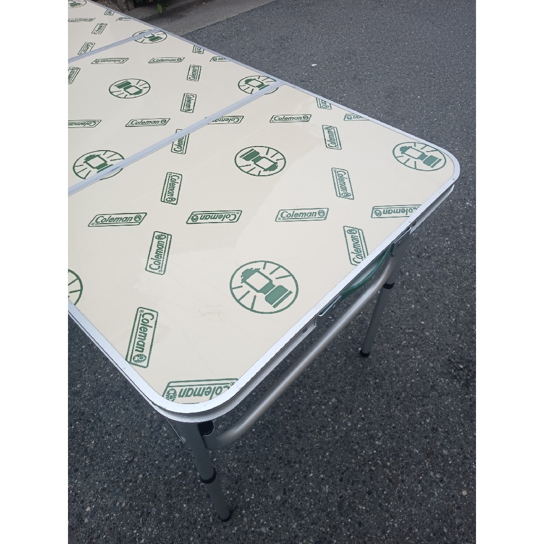 Coleman - 【Coleman】三折テーブル 美品の通販 by あくびCAMP's shop