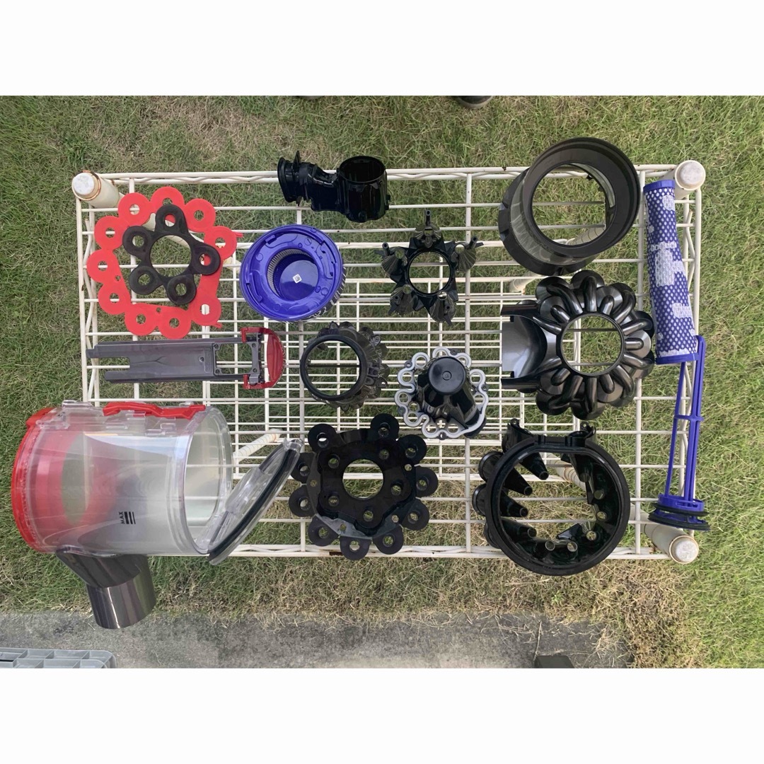 Dyson - 【完全分解洗浄品】ダイソン SV10K 本体の通販 by ななとも's