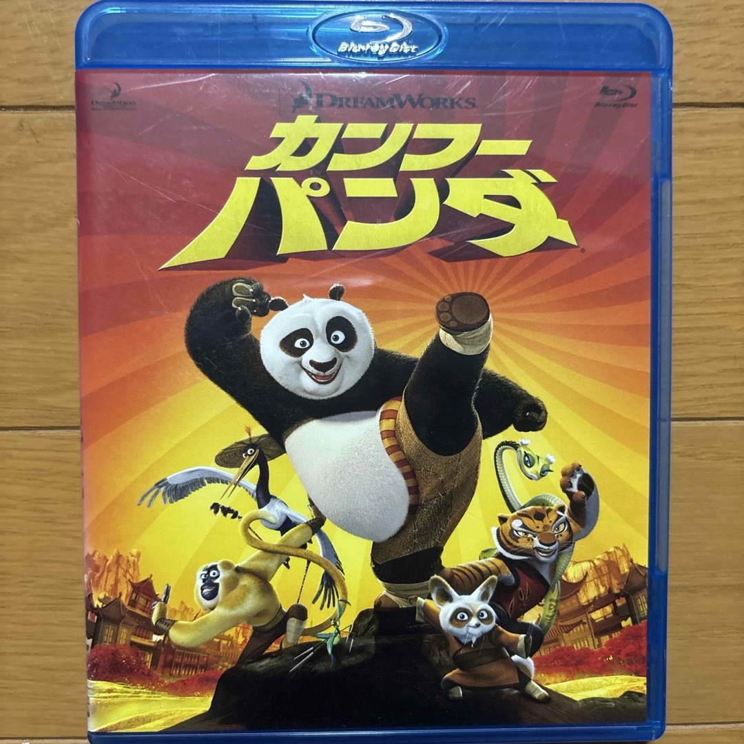 カンフー・パンダ Blu-ray DVDの通販 by ＊＊♛ЯR♛SALE中＊＊｜ラクマ