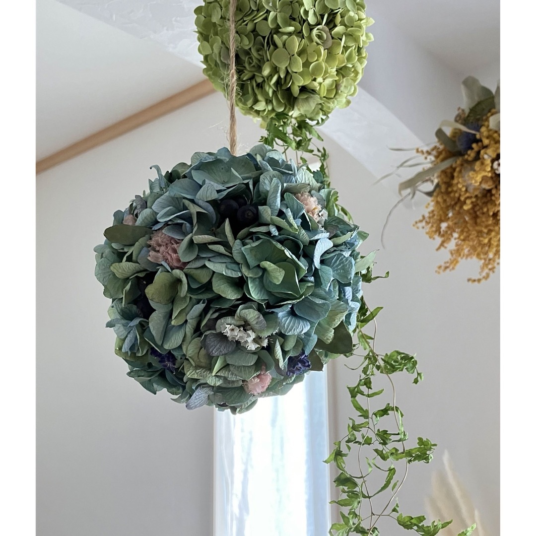 紫陽花2種のフライングボール☆ドライフラワーボール☆ボールリースの