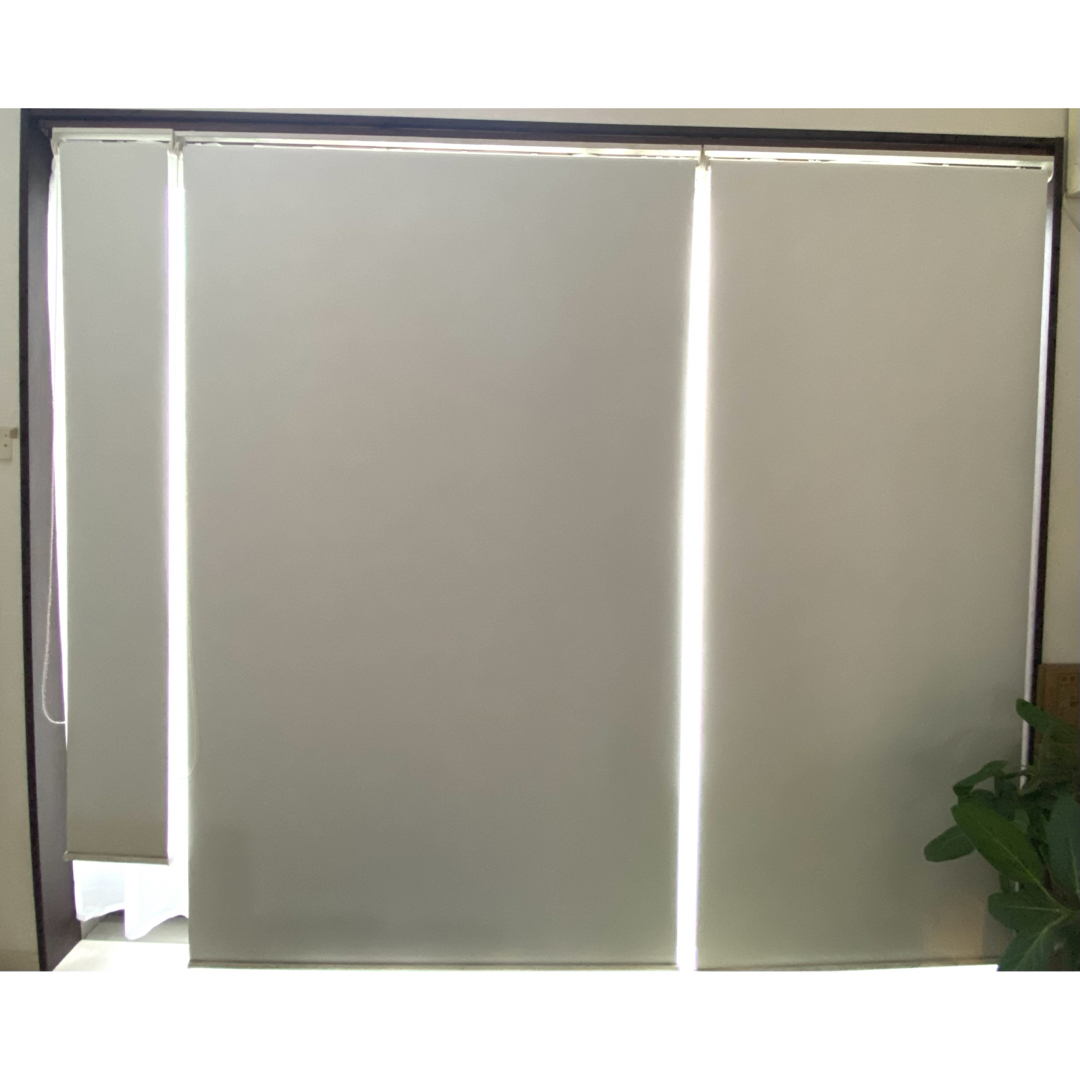 ニトリ - 遮光 1級 ニトリ ロールスクリーンドルフィンWH 幅30×高さ