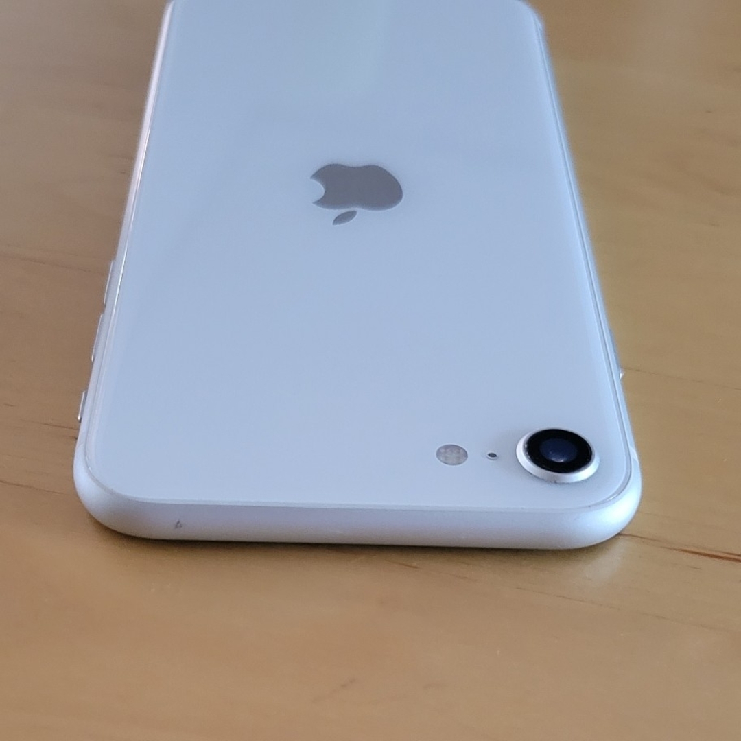 iPhone - iPhoneSE 第2世代 64GB ホワイトの通販 by savage shop｜アイ