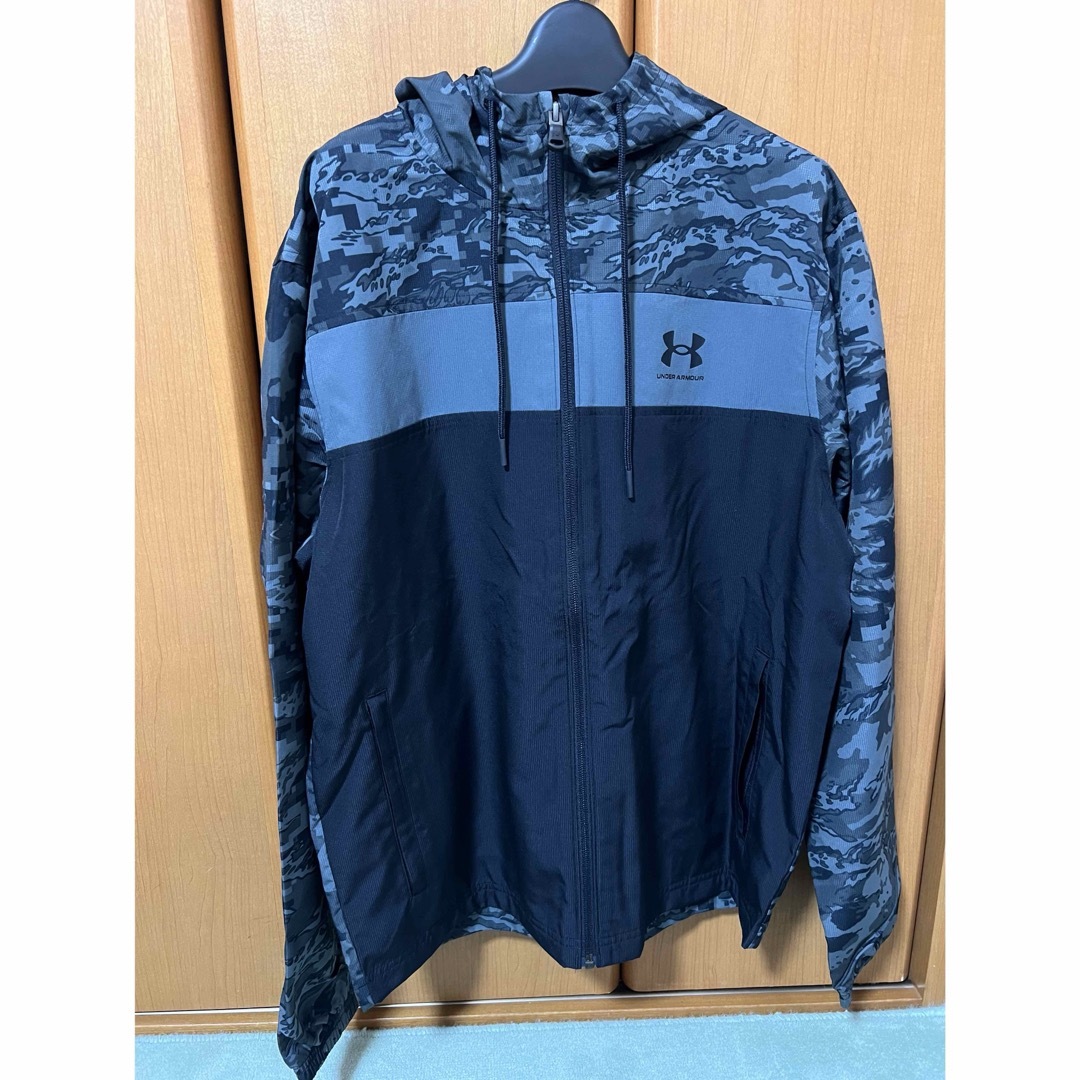 UNDER ARMOUR - UNDER ARMOUR 迷彩柄 ウィンドブレーカー MDの通販 by