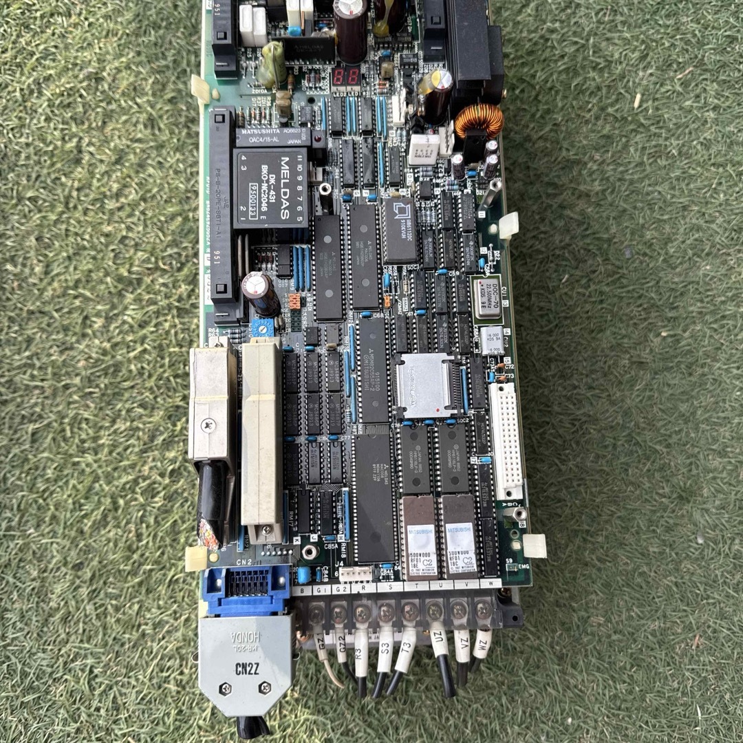 三菱 MR-S1-200-E01 サーボドライブ MRS1200E01の通販 by 機械☆工具