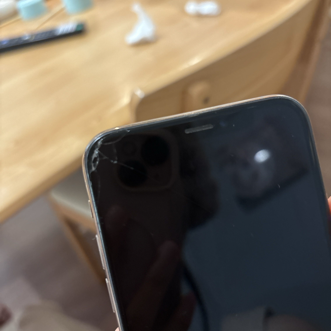 iPhone - iPhoneXs 本体 画面割れ有の通販 by paco's shop｜アイ