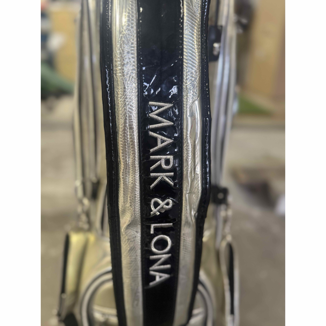 MARK&LONA - MARK & LONA メタリックシルバーゴルフバッグの通販 by