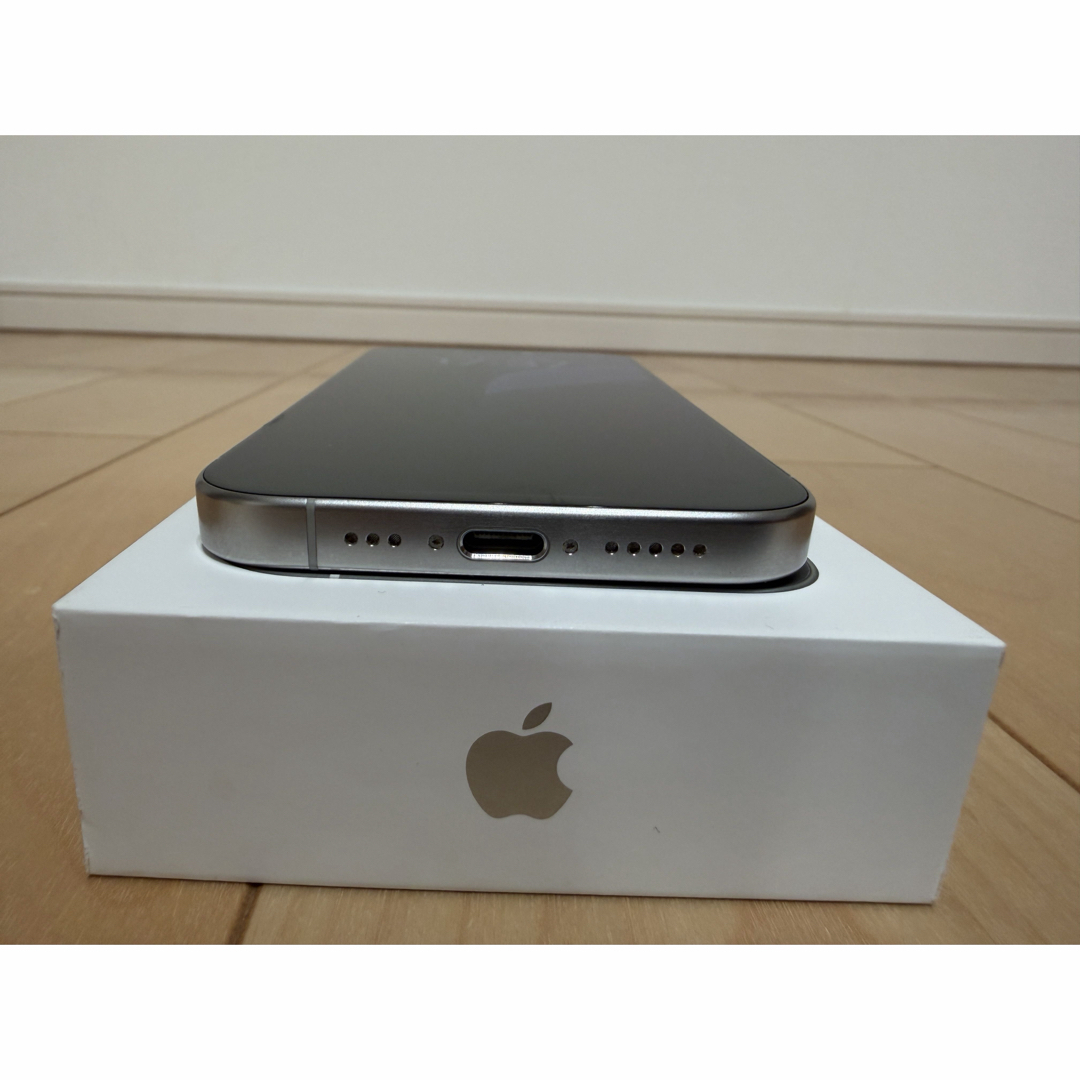 Apple - 【値下げ】【画面傷あり】アップル iPhone15 Pro 256GB の通販