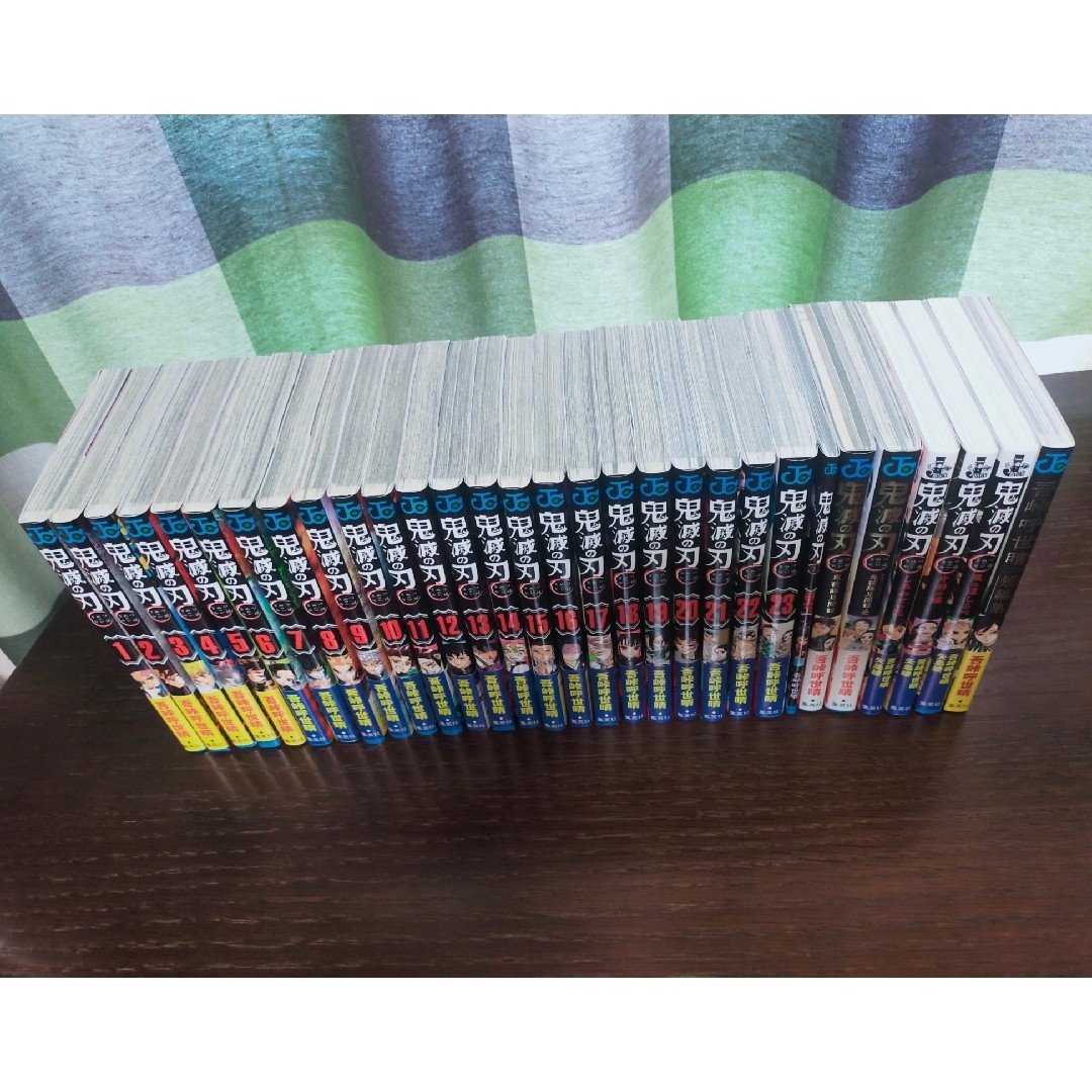 集英社 - 鬼滅の刃 全巻 1巻~23巻+7冊 帯つき初版多数！の通販 by