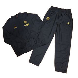 NIKE - NIKE マンチェスターユナイテッド ウインドブレーカーの通販 by