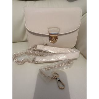 ノベルティショルダーバックのフリマアイテム一覧