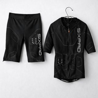 SIXPAD - シックスパッド 充電器の通販 by ちくわ's shop｜シックス