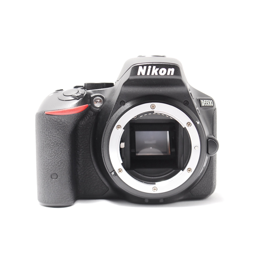 Nikon - 【使用回数僅少】美品 Nikon D5500 手ぶれ補正レンズ付き WiFi