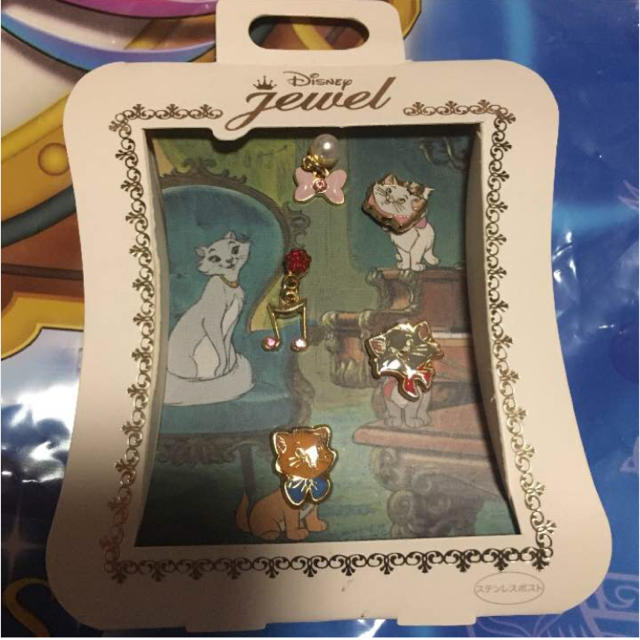 Disney - 未使用おしゃれキャットピアスディズニーストアマリー