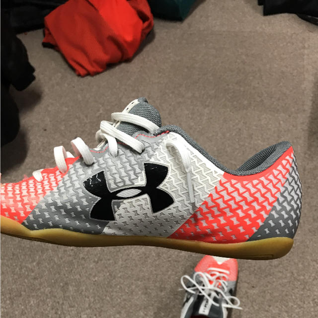 UNDER ARMOUR - フットサルシューズの通販 by カズマ's shop｜アンダー