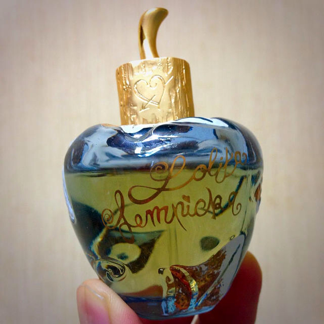 リンゴの形の香水 ロリータレンピカ。の通販 by 私はブランド。's shop