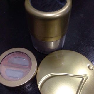 jane iredale（ゴールド/金色系）のフリマアイテム一覧