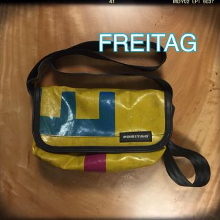 FREITAG - ✴︎FREITAG✴︎レア ピンクライン 旧タグの通販 by