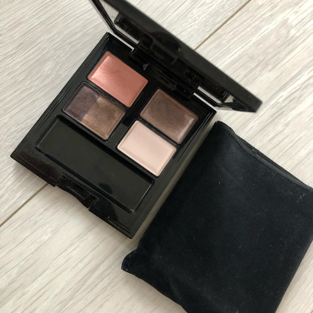 SUQQU スックブレンドカラーアイシャドウ11姫珊瑚