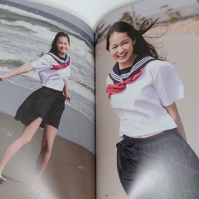 吉本実憂写真集の通販 by TRANSONIC TWO.7's shop｜ラクマ