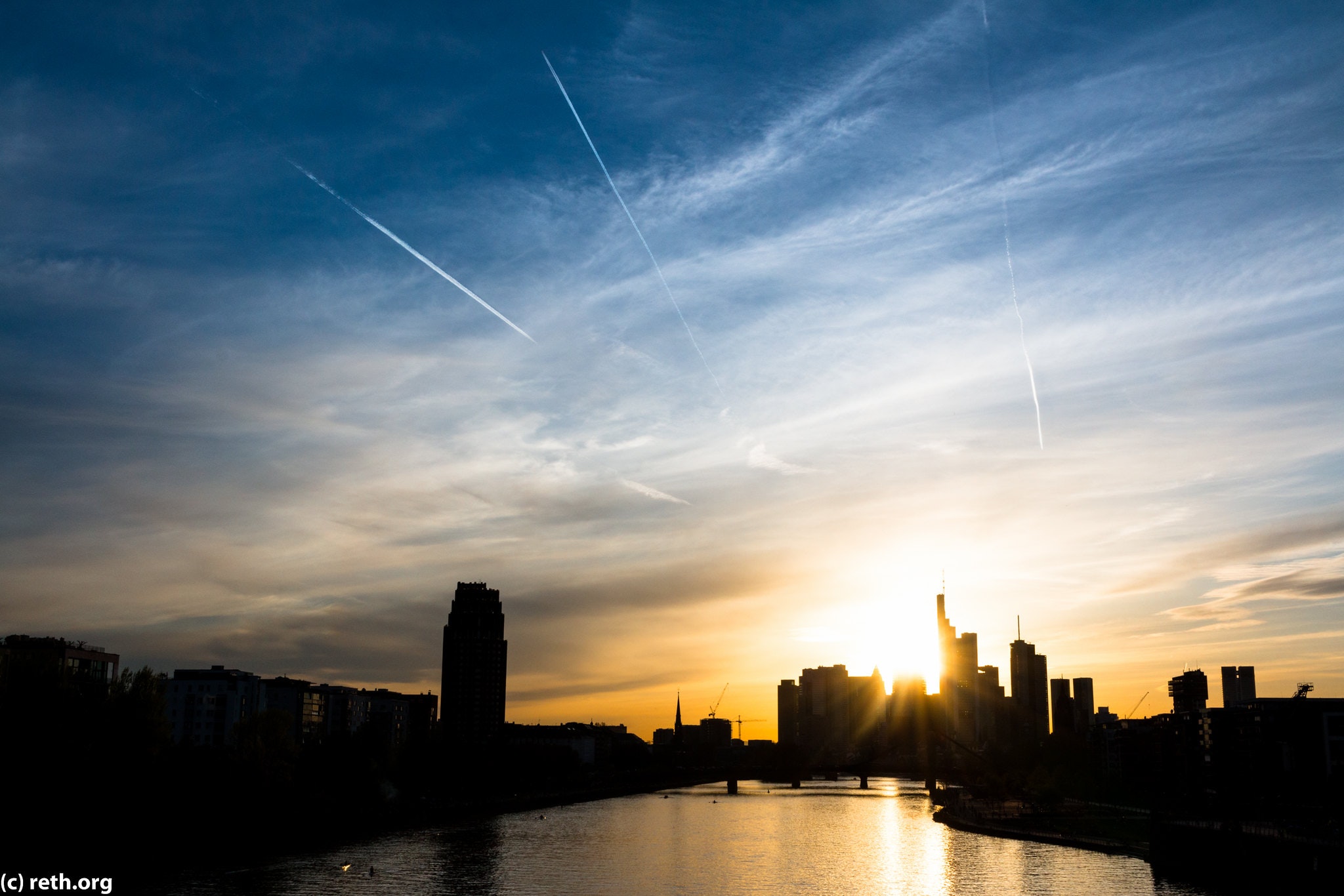 Canon EF-S24mm F2.8 STMを徹底解説。作例からレビューまで | ONE