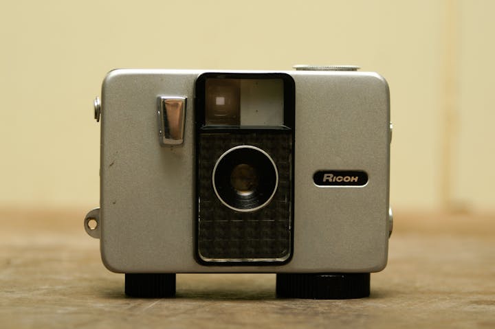 RICOH AUTOHALFを徹底解説。作例から中古相場・使い方まで | ONE SCENE