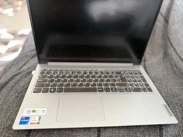 Notebook Lenovo 15.6 8ram ssd 256gb Processador i3 com garantia