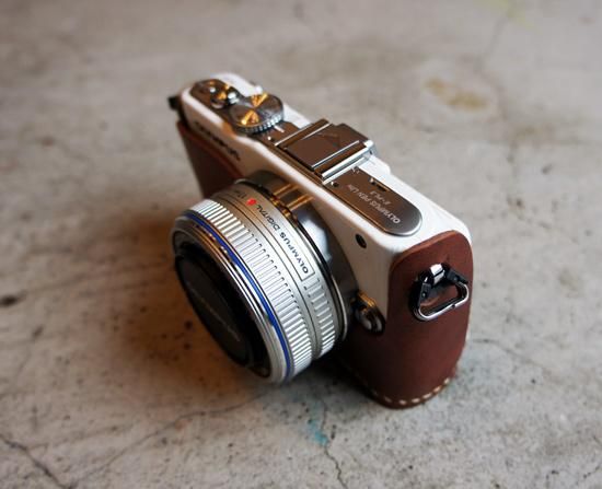 E-PL3ホルダー＆ストラップ - ROBERU