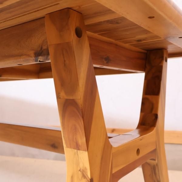 WTW(ダブルティー)で取り扱われていたAPERTO(アペルト) アカシア材