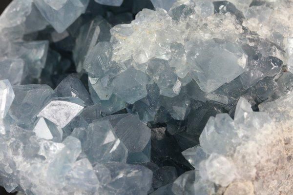 セレスタイト クラスター 912g｜天然石 原石 通販のキラリ石