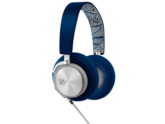 B&O Playとペプシがコラボ、サッカー選手をイメージしたヘッドホン