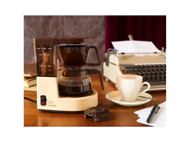 メリタ、1979年発売のレトロなコーヒーメーカー「Aromaboy」復刻モデル