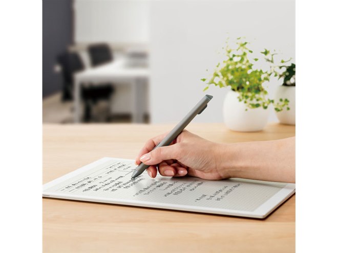 ソニー、1650×2200表示でA4サイズ相当のデジタルペーパー - 価格.com