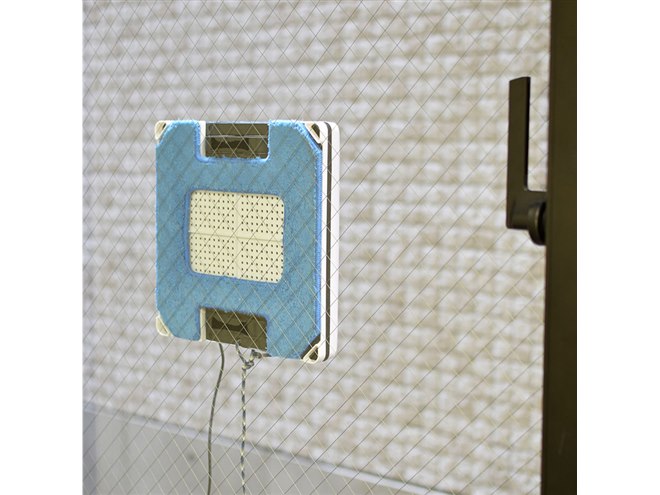 自動で窓拭き、29,800円の窓ガラス用掃除ロボットをサンコーが発売