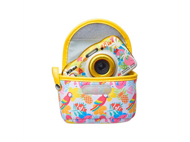 ニコンダイレクト、防水カメラ「COOLPIX W150」リゾート柄ケースセット