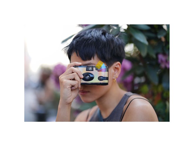 ロモ、3色のカラーフィルターが付属したレンズ付フィルムを3,580円で